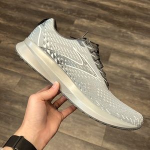 Women’s Brooks Levitate 5